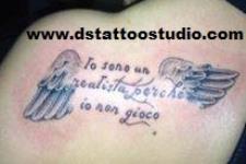 anlamlı yazı dövmeleri,kanat tattoo, 